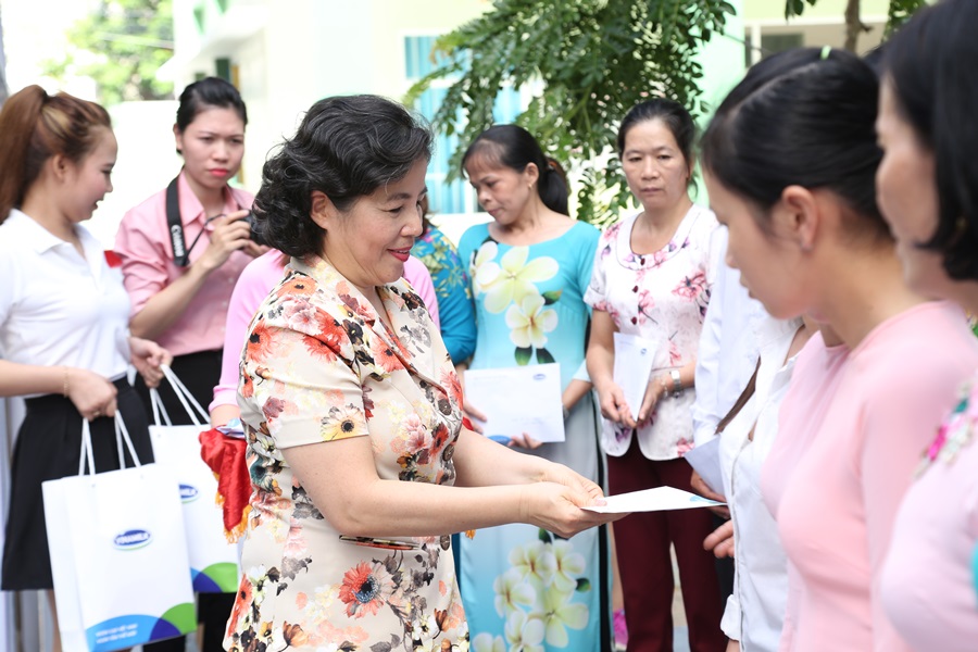 10[-]năm[-]Vinamilk[-]gắn[-]bó[-]với[-]chương[-]trình[-]“Sữa[-]học[-]đường”[-]vỉ[-]một[-]Việt[-]Nam[-]vươn[-]cao